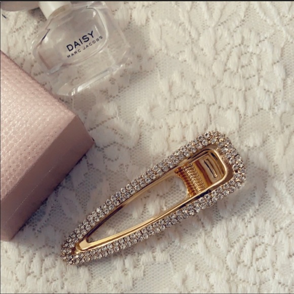 Hair Clip - Picture 1 of 2